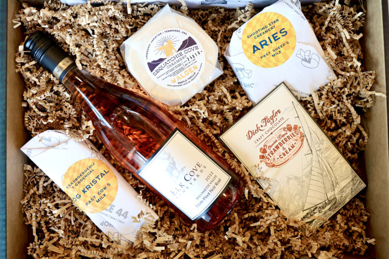 Cheese of the month box contents