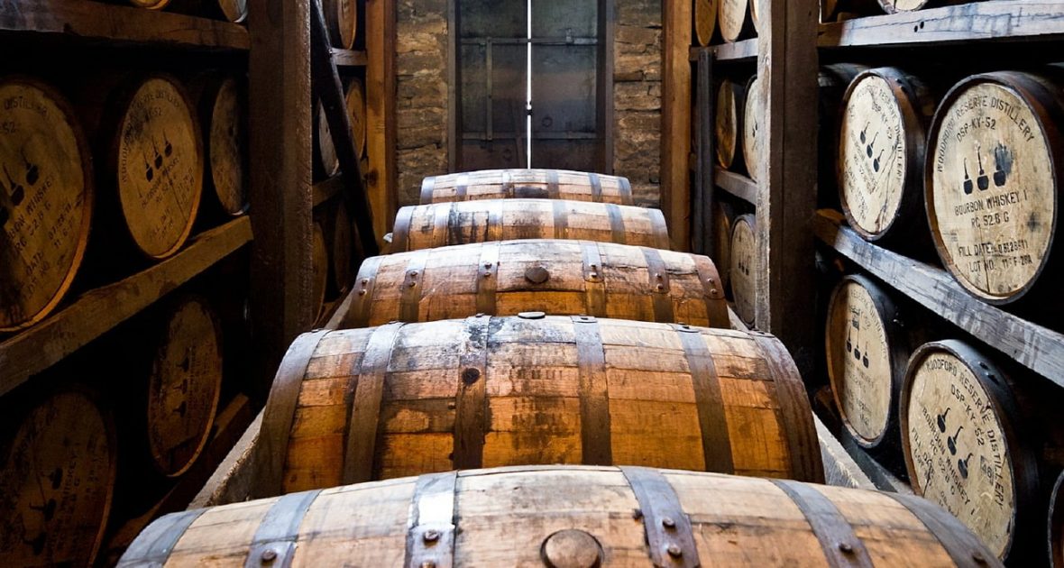 distillery-barrels-591602_1280